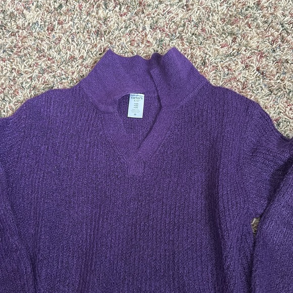 New without tags soft collared sweater - Picture 2 of 3